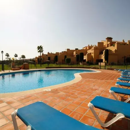 Spacious & Modern 2 Bdr In Atalaya Golf Benahavis Appartement