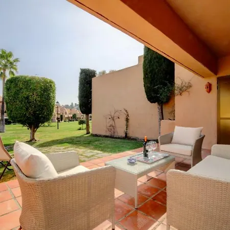 Spacious & Modern 2 Bdr In Atalaya Golf Benahavis Appartement Estepona
