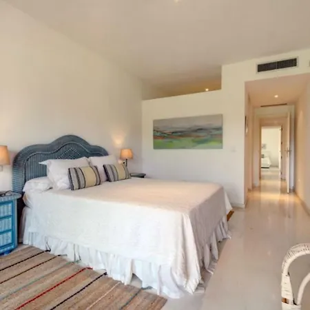 Spacious & Modern 2 Bdr In Atalaya Golf Benahavis *