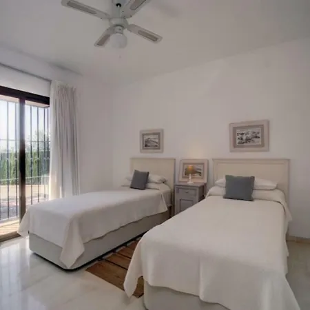 Appartement Spacious & Modern 2 Bdr In Atalaya Golf Benahavis Estepona