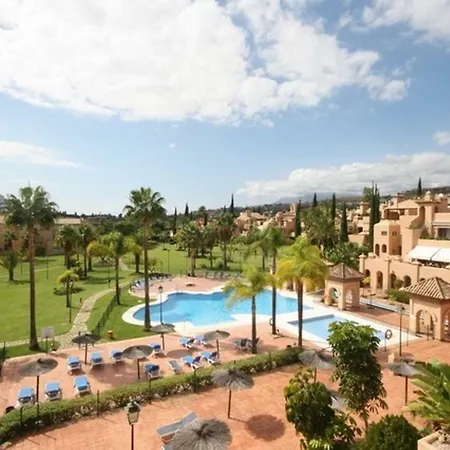 Spacious & Modern 2 Bdr In Atalaya Golf Benahavis Appartement Estepona